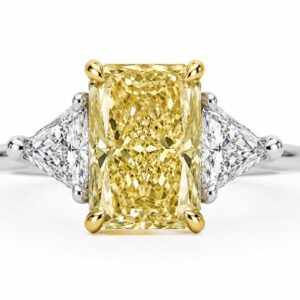 14KTT 3.26CT 1,1.5-4,5 LAB GROWN RAD 2=.73CTTW 1,1.5-4,5 LG TRILLION CUT DIAMOND RING